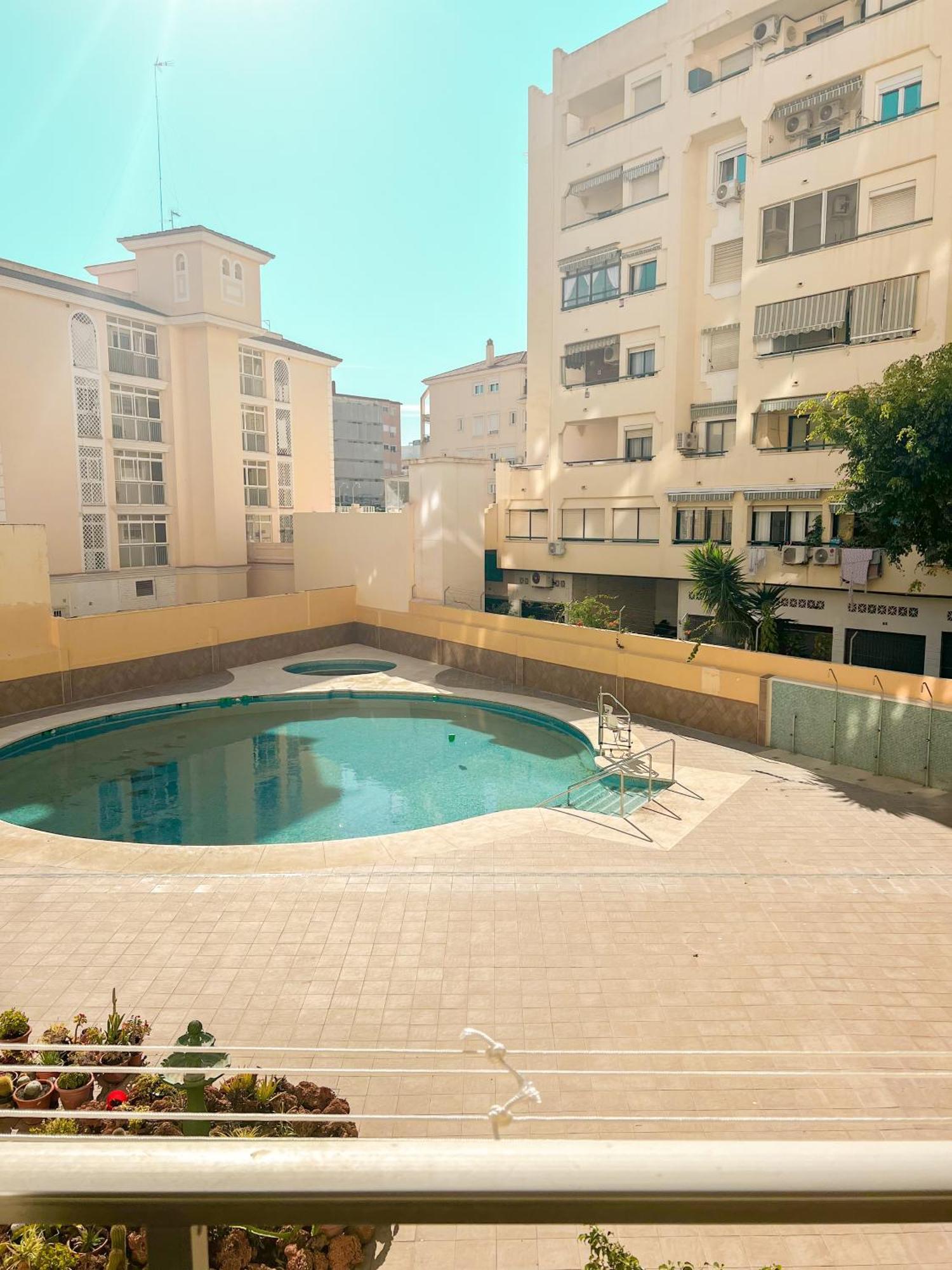 Cozy And Bright Flat With Pool Lägenhet Torremolinos Exteriör bild