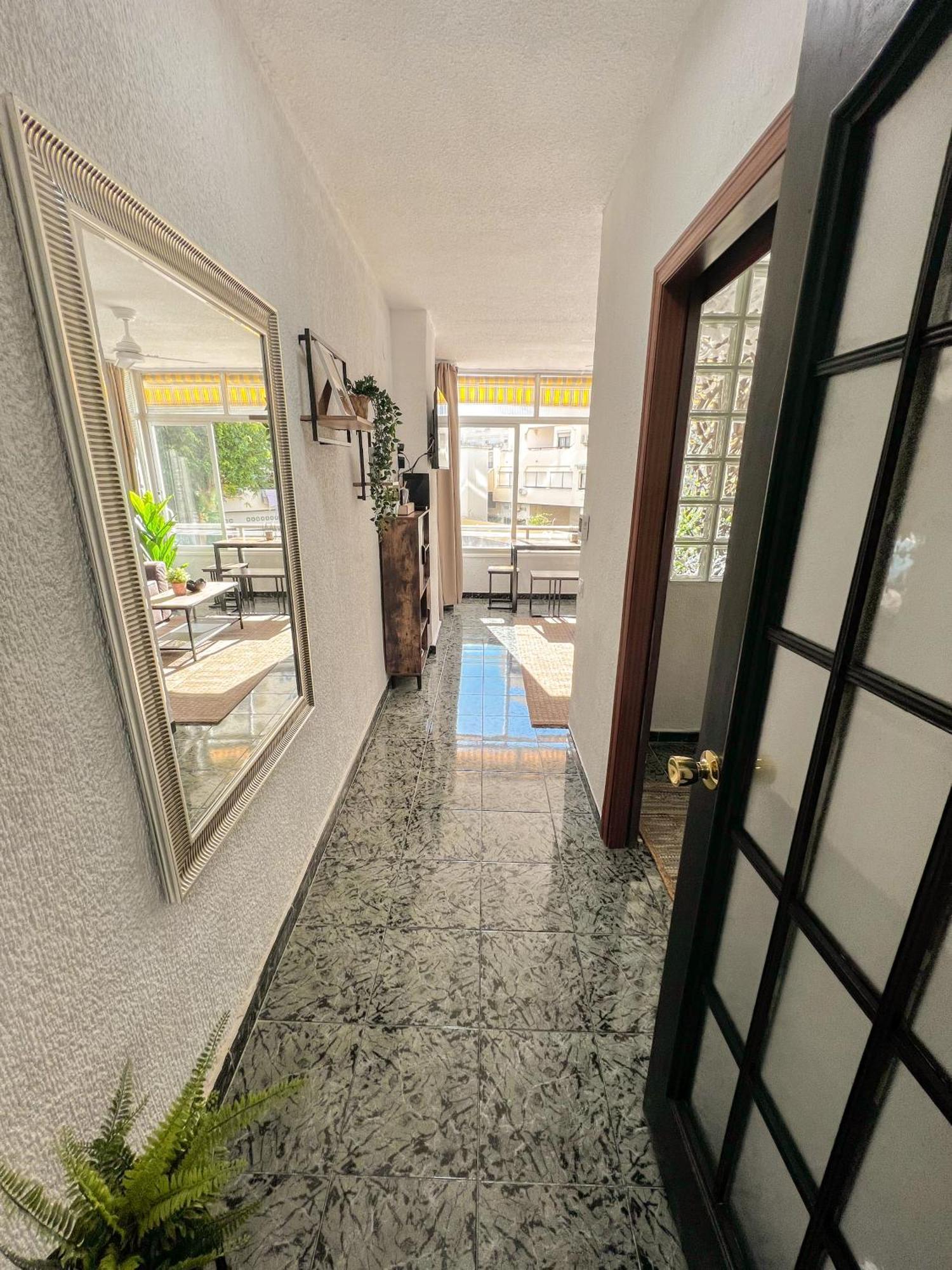 Cozy And Bright Flat With Pool Lägenhet Torremolinos Exteriör bild