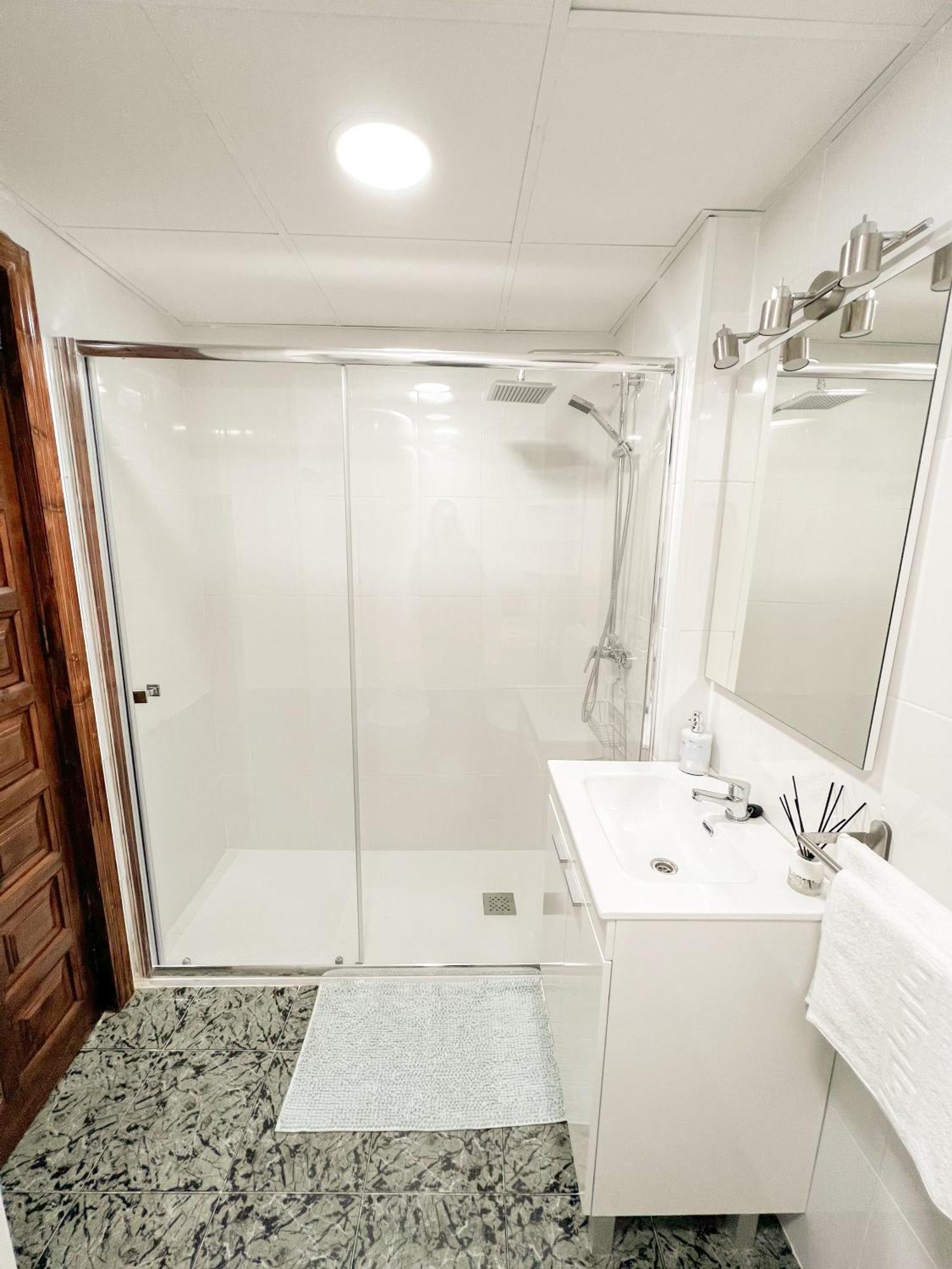 Cozy And Bright Flat With Pool Lägenhet Torremolinos Exteriör bild