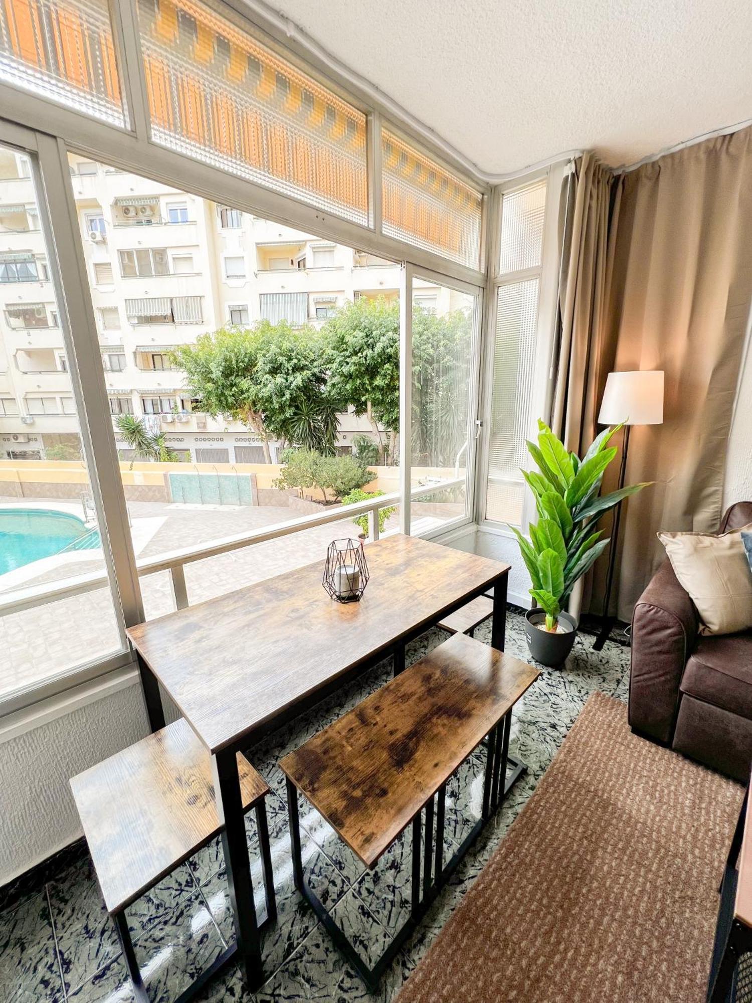 Cozy And Bright Flat With Pool Lägenhet Torremolinos Exteriör bild