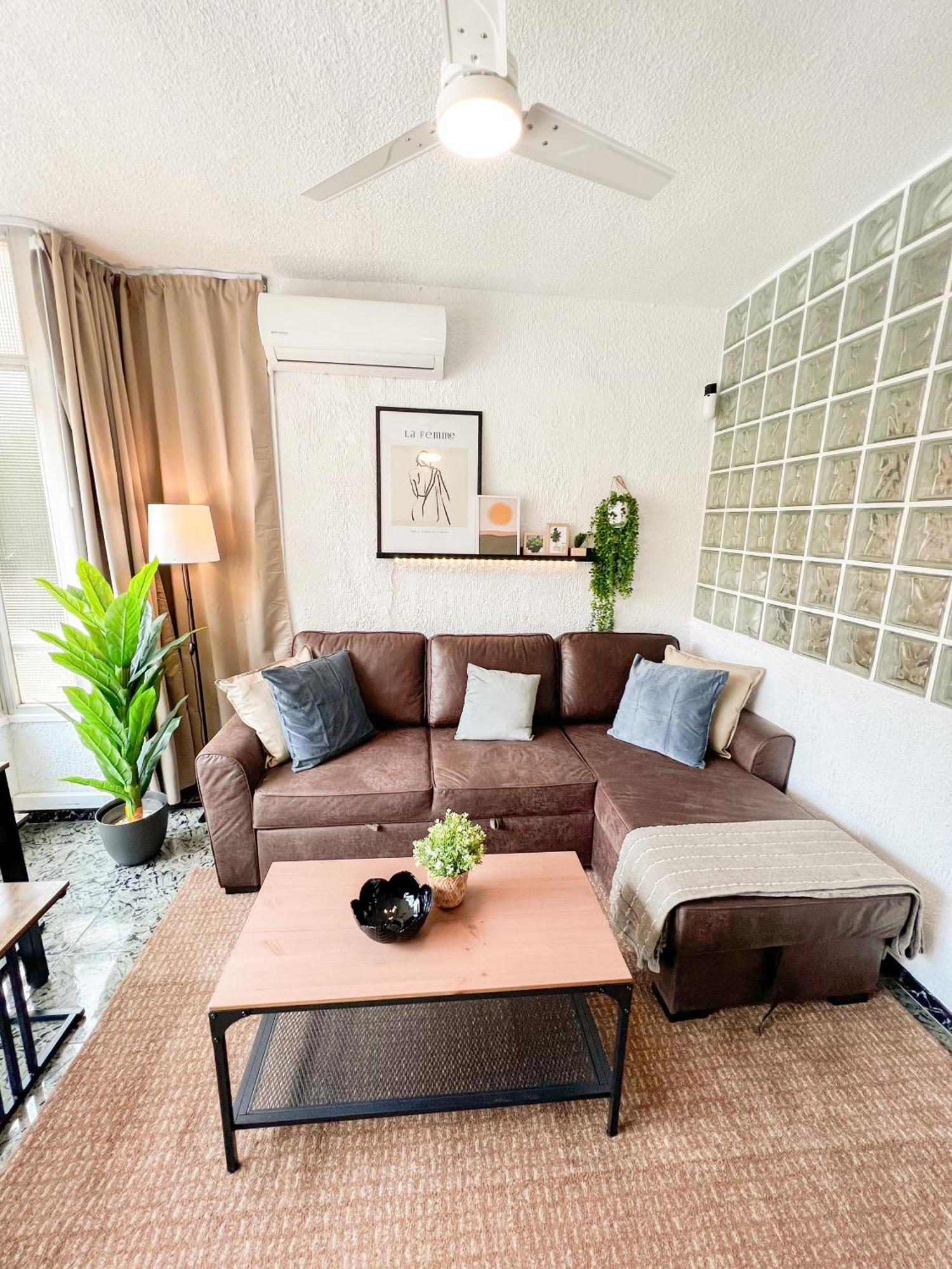 Cozy And Bright Flat With Pool Lägenhet Torremolinos Exteriör bild