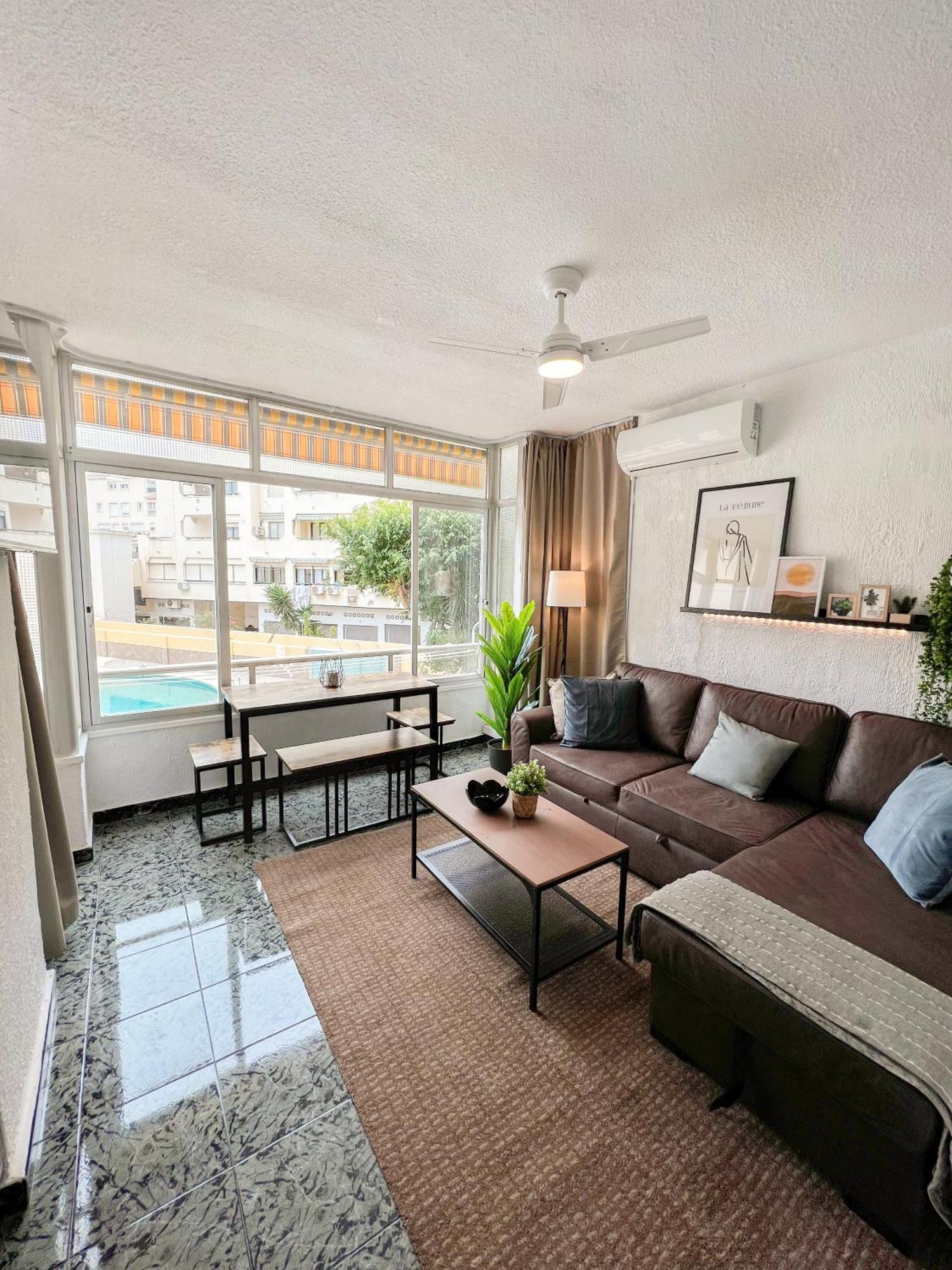 Cozy And Bright Flat With Pool Lägenhet Torremolinos Exteriör bild