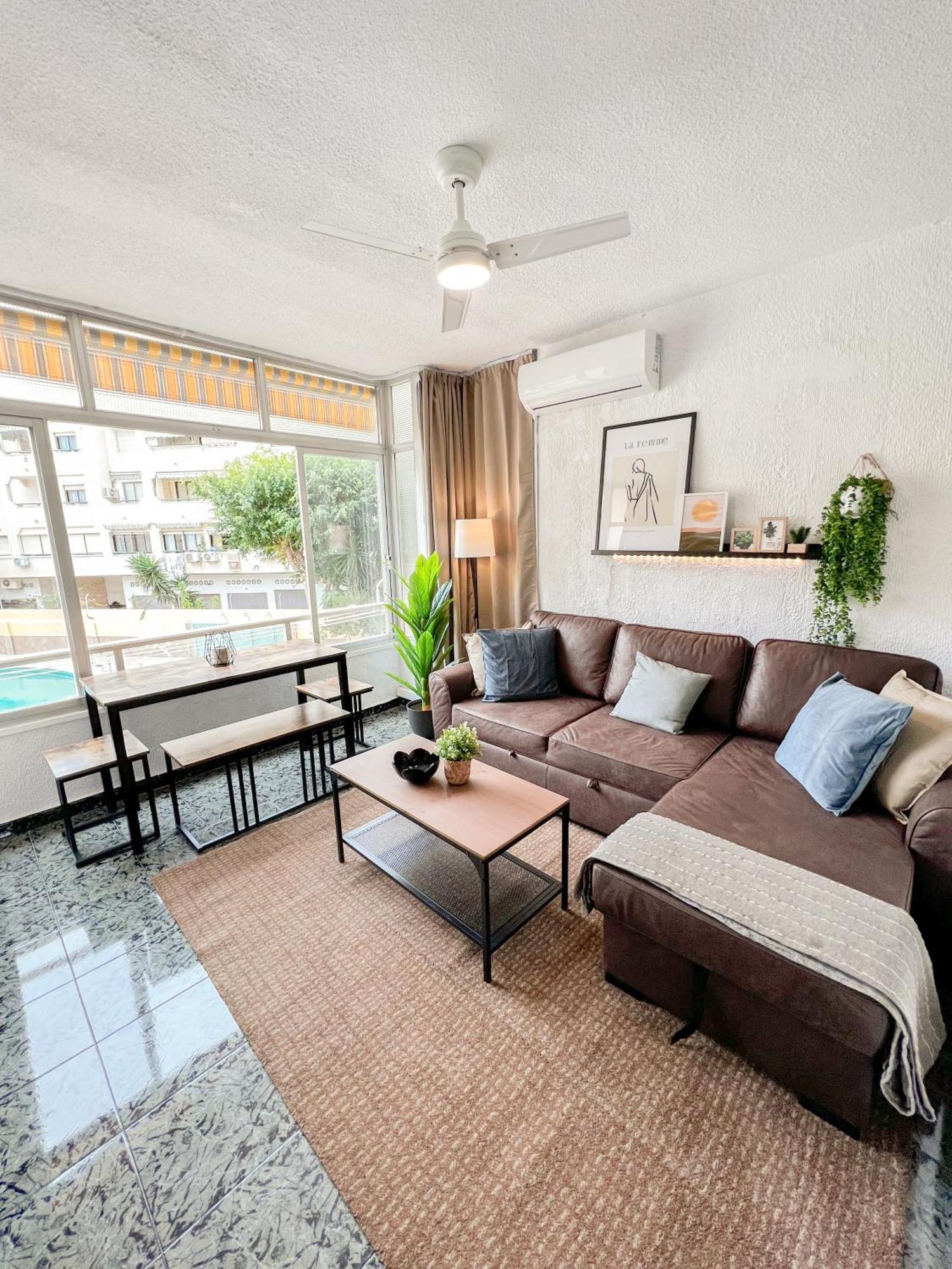 Cozy And Bright Flat With Pool Lägenhet Torremolinos Exteriör bild